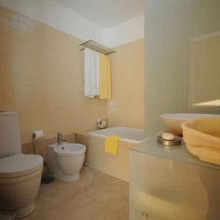 Villa 257 *